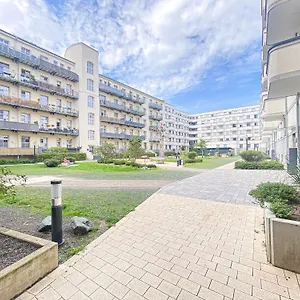 Apartment Grosse 3-raum Luxus-unterkunft Mit 2 Badern, Waschtrockner & Kostenfreier Tiefgarage In Innenstadtnahe, Leipzig